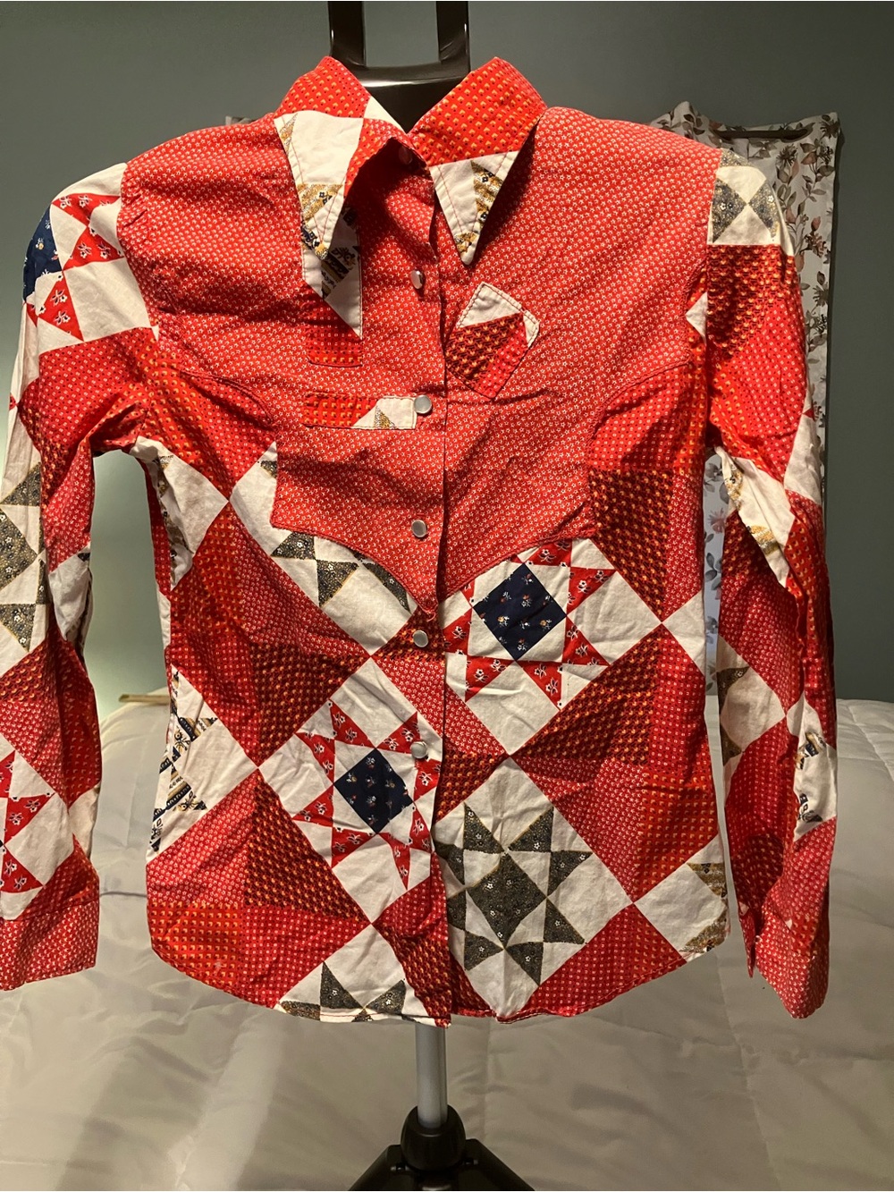 Vintage 1970s You Babes Patchwork Quilt Print Western Snap Shirt Women’s S